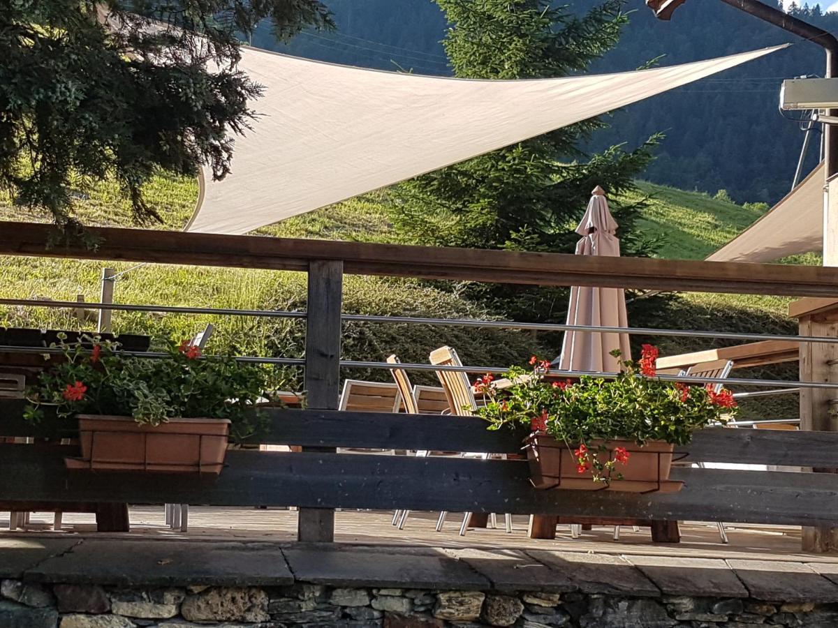 מלון Saint-Nicolas-la-Chapelle  Chalet La Source מראה חיצוני תמונה