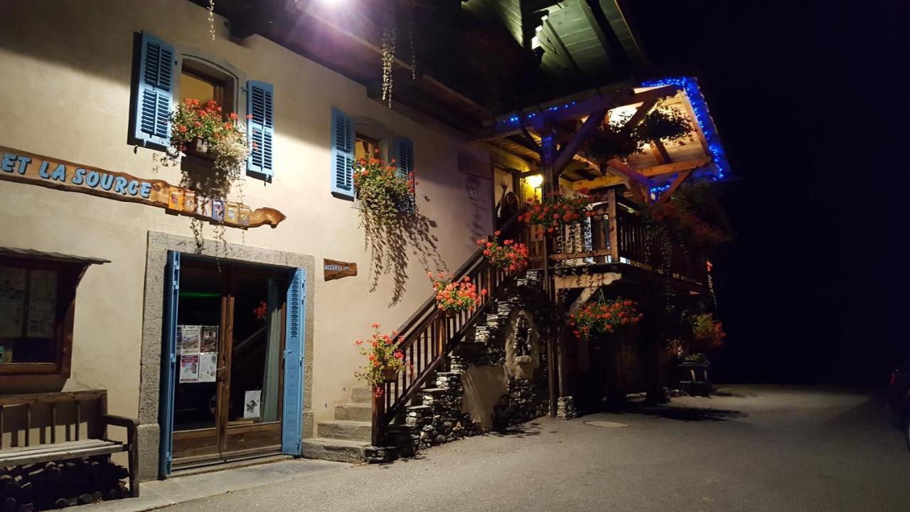 מלון Saint-Nicolas-la-Chapelle  Chalet La Source מראה חיצוני תמונה