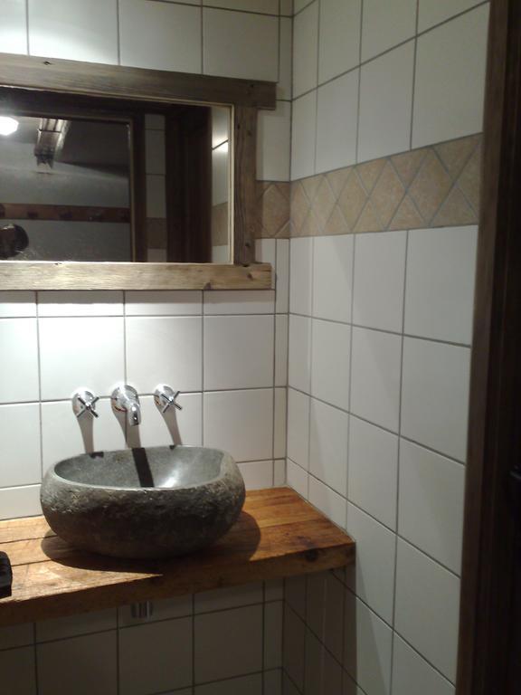 מלון Saint-Nicolas-la-Chapelle  Chalet La Source מראה חיצוני תמונה