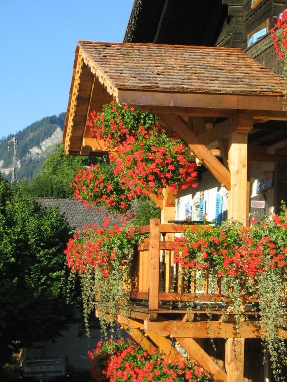 מלון Saint-Nicolas-la-Chapelle  Chalet La Source מראה חיצוני תמונה