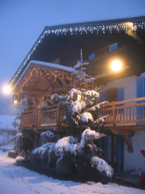 מלון Saint-Nicolas-la-Chapelle  Chalet La Source מראה חיצוני תמונה