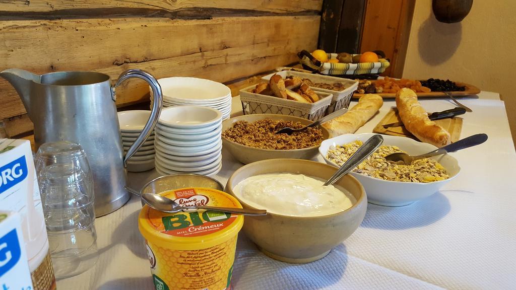 מלון Saint-Nicolas-la-Chapelle  Chalet La Source מראה חיצוני תמונה