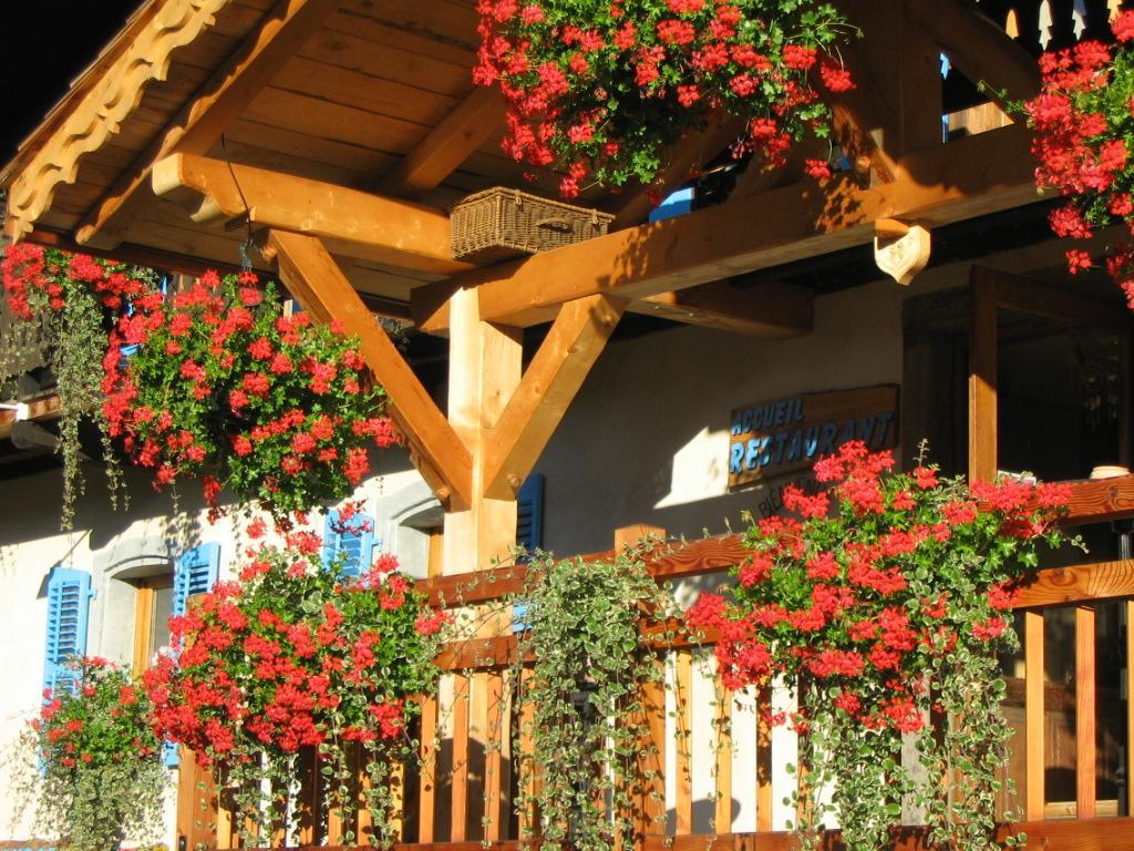 מלון Saint-Nicolas-la-Chapelle  Chalet La Source מראה חיצוני תמונה