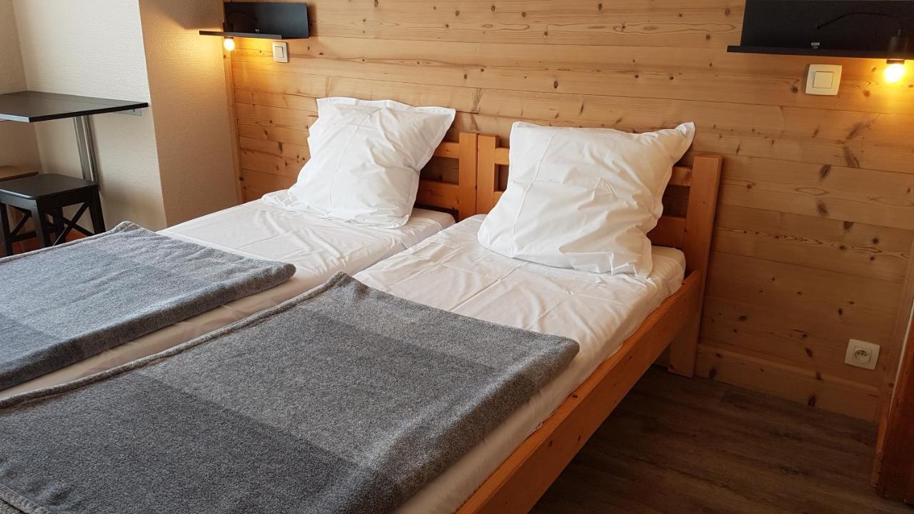 מלון Saint-Nicolas-la-Chapelle  Chalet La Source חדר תמונה
